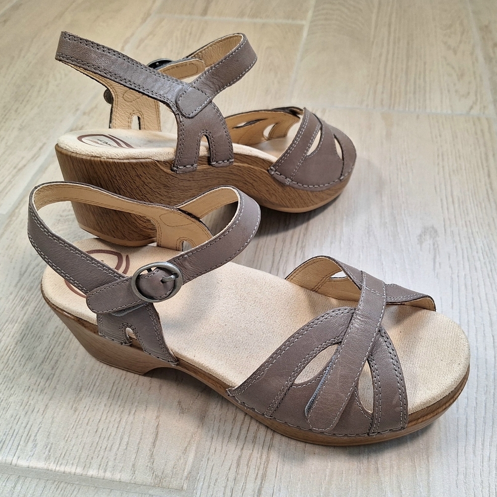 Dansko Season Sandal Taupe Leather Strappy Chunky Comfort Women's Size 38 - 8 - Picture 2 of 10